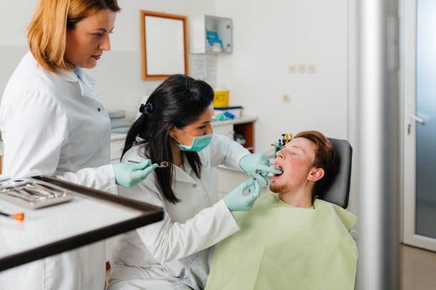 Best Dentist for Tooth Abscess  in Mooreland, OK
